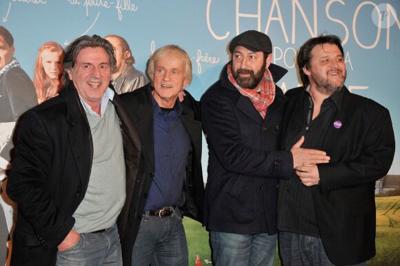 Daniel Auteuil, Dave, Kad Merad et Guy Lecluyse lors de l'avant-première du film Une chanson pour ma mère à Paris le 25 mars 2013