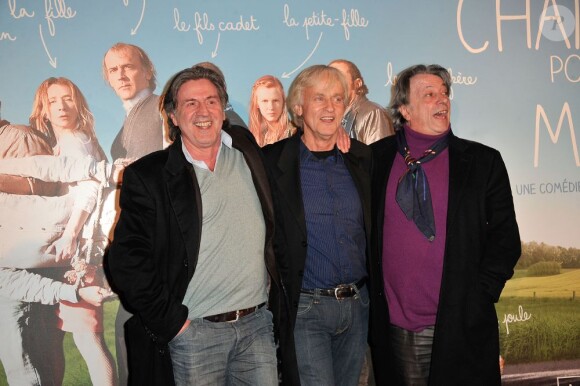 Daniel Auteuil, Dave et Hervé Villard lors de l'avant-première du film Une chanson pour ma mère à Paris le 25 mars 2013