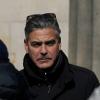 George Clooney moustachu pour le tournage de The Monuments Men à Berlin, le 25 mars 2013.