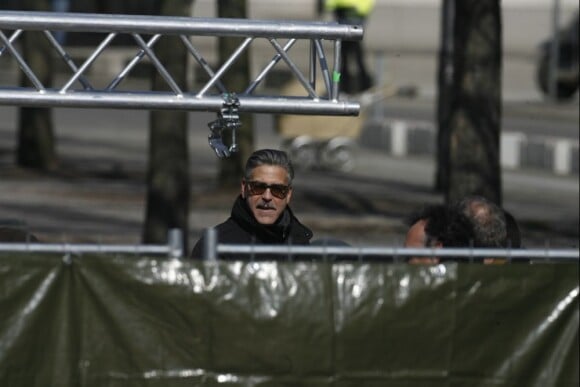 George Clooney en plein tournage de The Monuments Men à Berlin, le 25 mars 2013.