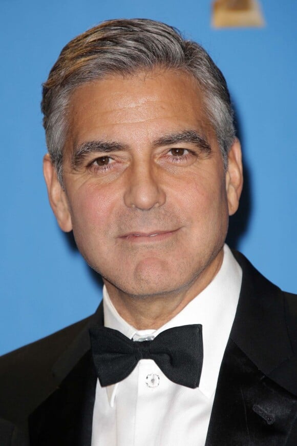 George Clooney imberbe lors des Golden Globes 2013 à Los Angeles.