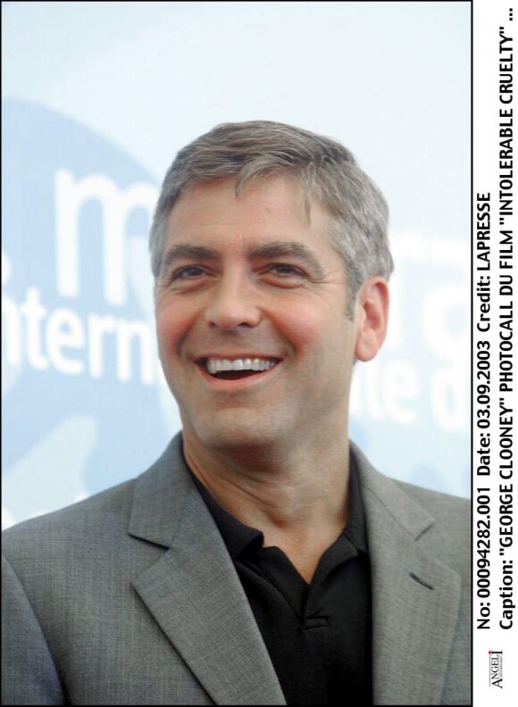 George Clooney lors du photocall pour Intolérable Cruauté à Venise, le 3 septembre 2003.