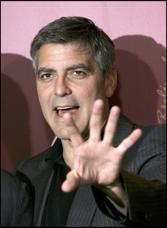 George Clooney au photocall de Syriana à Berlin en 2006.