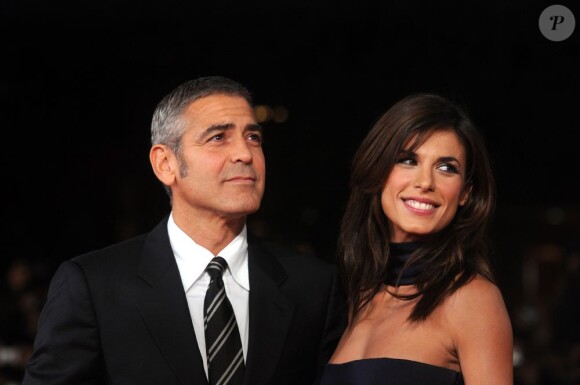 George Clooney et son ex-girlfriend Elisabetta Canalis lors de la présentation à Rome de In the Air, le 17 octobre 2009.