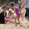 Olivier Martinez, Halle Berry et sa fille Nahla se détendent sur une plage d'Hawaï, le 26 mars 2013.