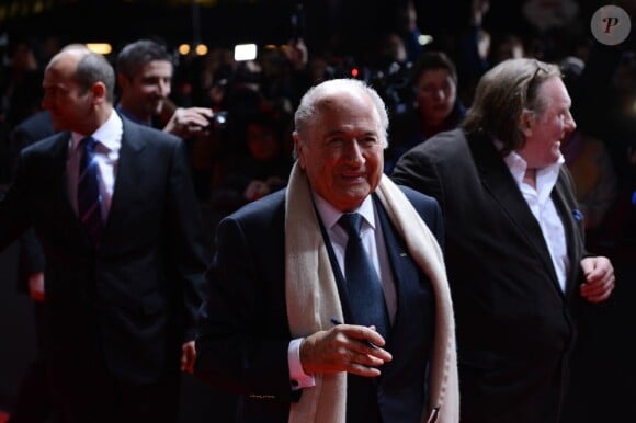Gérard Depardieu et Sepp Blatter à  la remise du ballon d'or à Zurich, le 7 janvier 2013.