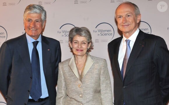 Maurice Levy (PDG Publicis), Irina Bokova (Directrice générale de l'UNESCO), Jean-Paul Agon (PDG de L'Oréal) - Cérémonie pour les Prix L'Oréal-Unesco remis à la Sorbonne à Paris, le 28 mars 2013. 