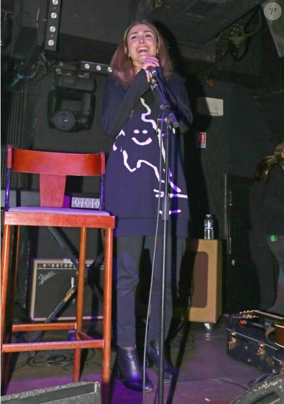 Julie Gayet était le 28 mars 2013 à Paris la programmatrice de la soirée "Ich bin Ein Berliner #3" au Bus Palladium, où se sont produits les artistes Joyce Jonathan, Lou (The dove & the wolf), Lolito, Hey Hey My My et Anne-Flore Cabanis.