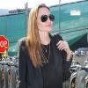 Angelina Jolie à l'aéroport de Los Angeles, le 27 mars 2013, revenant de son périple en Afrique