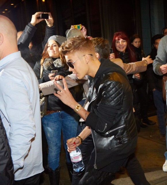 Justin Bieber à la sortie de son hôtel de Vienne en Autriche le 30 mars 2013.
