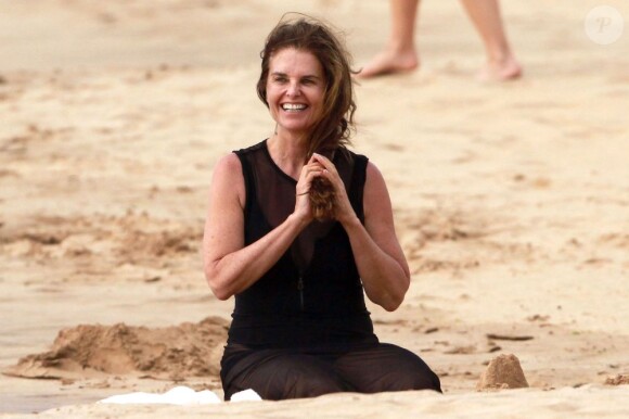 Maria Shriver profite du soleil et de la plage en famille à Hawaii, le 29 mars 2013.