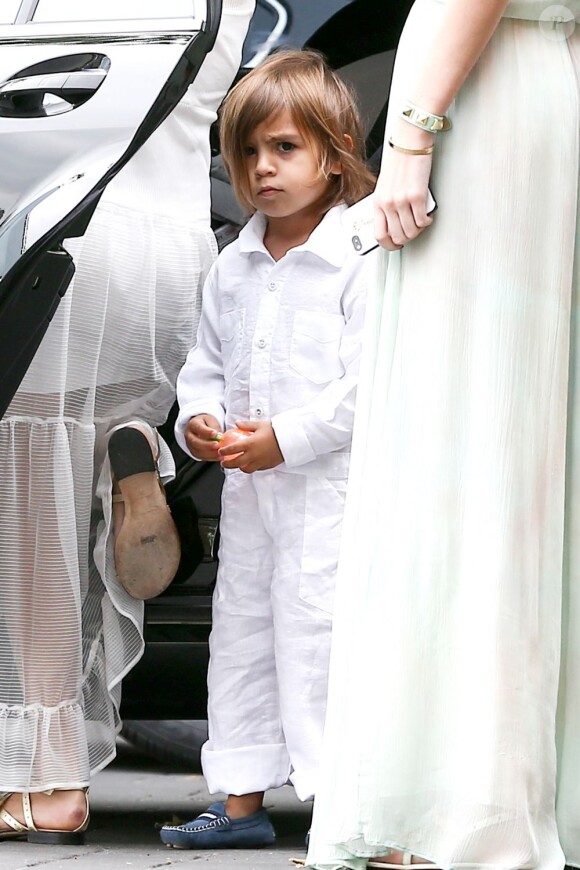 Mason, le fils de Kourtney Kardashian (4 ans) a assisté à la messe de Pâques de l'église California Community Church. Agoura Hills, le 31 mars 2013.