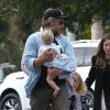 Exclusif - Eric Johnson, le fiancé de Jessica Simpson, se promène avec sa fille Maxwell et le fils de Ashlee Simpson, Bronx, dans les rues de Los Angeles. Le 31 mars 2013.