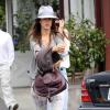Alessandra Ambrosio quitte le Brentwood Country Mart à Los Angeles, le 1er avril 2013.