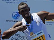 Usain Bolt : Vainqueur sur la plage, il fait le show pour les enfants brésiliens