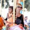 Heidi Klum, son homme Martin Kirsten et les enfants sont allés à Dineyland à Anaheim en Californie, le 3 avril 2013