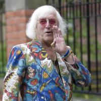 Jimmy Savile, le pédophile de la BBC : Une première inculpation...