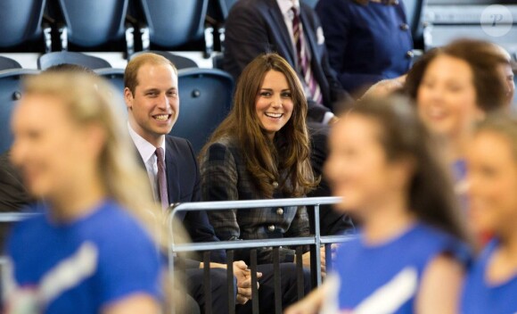 Kate Middleton, enceinte, et le prince William visitaient le 4 avril 2013 à Glasgow l'Emirates Arena qui accueillera les Jeux du Commonwealth 2014.