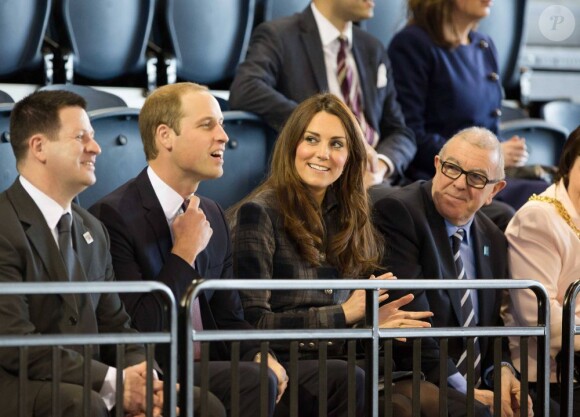 Kate Middleton, enceinte, et le prince William visitaient le 4 avril 2013 à Glasgow l'Emirates Arena qui accueillera les Jeux du Commonwealth 2014.