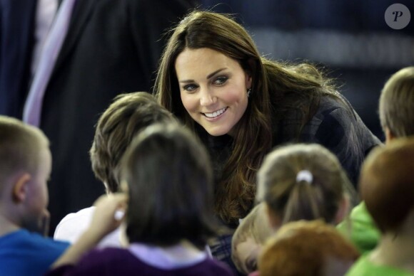 Kate Middleton, enceinte, et le prince William visitaient le 4 avril 2013 à Glasgow l'Emirates Arena qui accueillera les Jeux du Commonwealth 2014.