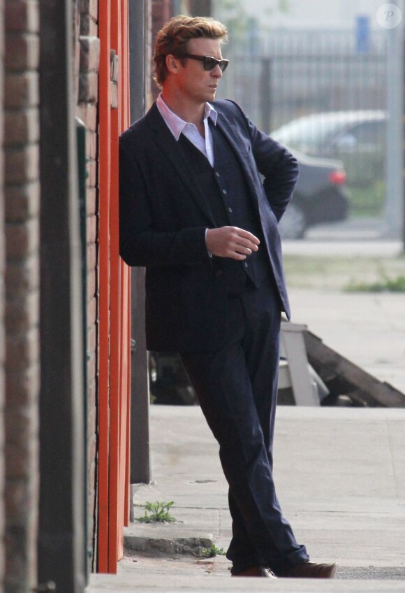 Simon Baker sur le tournage de Mentalist à Los Angeles, le 20 mars 2013.
