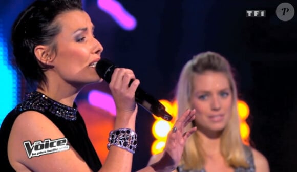 Kareen Antonn et Aurore Delplace dans The Voice 2, sur TF1, le 6 avril 2013.
