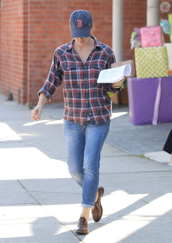 L'actrice Jennifer Garner est venue chercher ses filles Violet et Seraphina à Los Angeles, le 6 avril 2013.