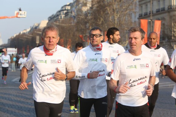 Patrick Poivre d'Arvor, Paul Belmondo et Philippe Caroit au marathon de Paris le dimanche 7 avril 2013 pour courir sous les couleurs de Mécénat Chirurgie Cardiaque