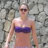 La superbe Jessica Alba dévoile son corps parfait à la plage lors de vacances à Saint-Barthelemy, le 7 avril 2013.