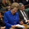 Reportage d'Antenne 2 sur la démission de Margaret Thatcher en 1990, présenté par Henri Sannier