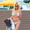 L'actrice et ex-playmate de 41 ans Shauna Sand se détend sur la plage à Miami, le 7 avril 2013.