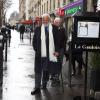 Jean-Paul Belmondo devant son restaurant La Gauloise à Paris, le 9 avril 2013.