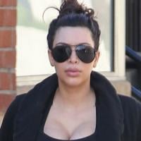 Kim Kardashian : Enceinte et sportive en T-shirt transparent