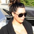 Kim Kardashian, très en forme et en formes, quitte les Tracy Anderson Studios à Los Angeles. Le 10 avril 2013.