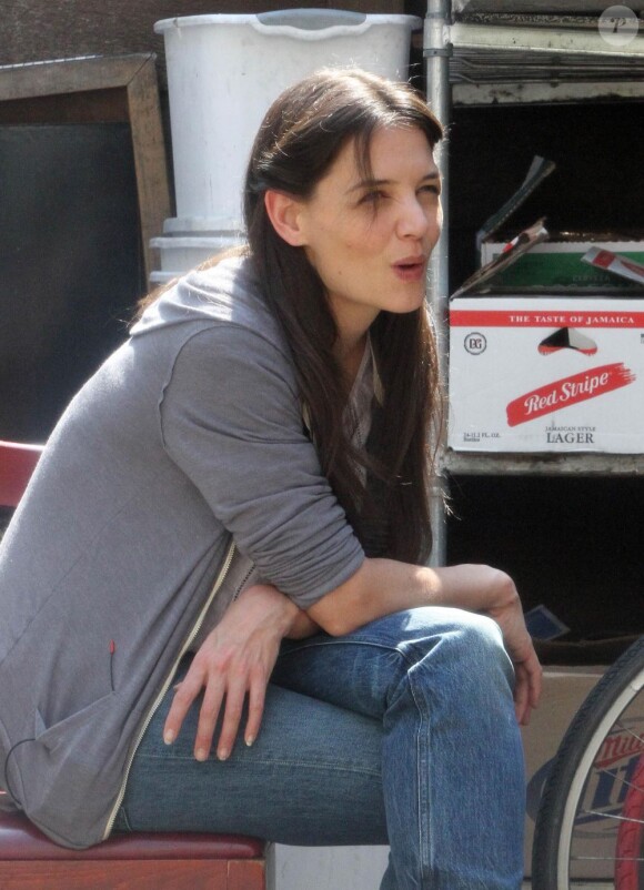 Katie Holmes radieuse sur le tournage de Mania Days à Odessa, East Village, New York, le 10 avril 2013.