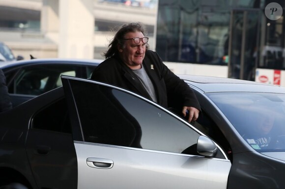 Gérard Depardieu arrive à Roissy en provenance de New York le samedi 6 avril 2013.