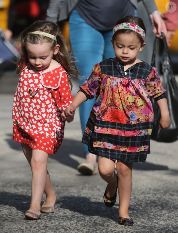 Marion et Tabitha, les jumelles de Sarah Jessica Parker à New York le 9 avril 2013.