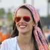 Alessandra Ambrosio, joyeuse hippie à Coachella. Le 12 avril 2013.