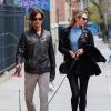 Journée tranquille pour Candice Swanepoel et son petit ami Hermann Nicoli, qui se baladent avec leur chien à New York, le 16 avril 2013.