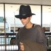 Halle Berry, enceinte, quitte l'aéroport de Los Angeles, le 18 avril 2013.