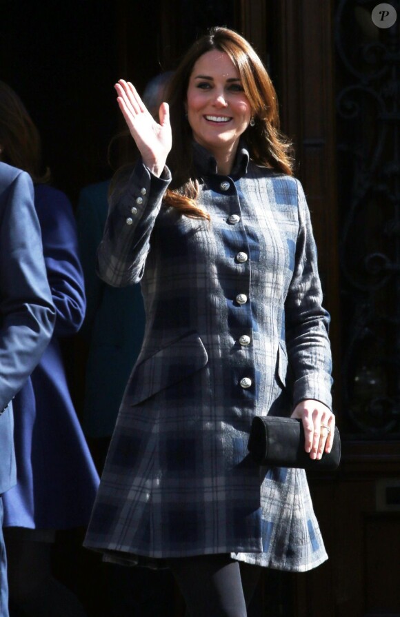 Kate Middleton, enceinte, à Glasgow le 4 avril 2013.