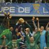 La joie de l'ASSE, qui soulève son premier trophée depuis 1981 après avoir remporté au Stade de France le 20 avril 2013 la finale de la Coupe de la Ligue 2013 aux dépens de Rennes, 1 à 0, but de Brandao.