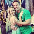 Scott Porter, la star de  Hart of Dixie  a épousé samedi 20 avril 2013, sa petite amie de longue date, Kelsey Mayfield à Austin au Texas.