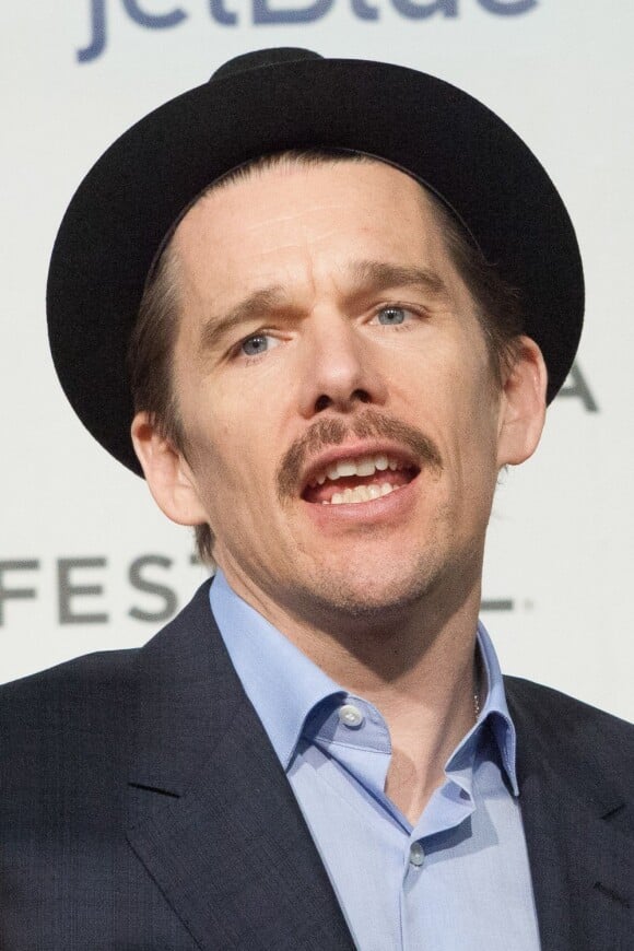 Ethan Hawke moustachu pour la première de Before Midnight au Tribeca Film Festival à New York, le 22 avril 2013.