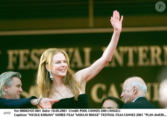 Nicole Kidman présente Moulin Rouge en ouverture à Cannes en 2001.