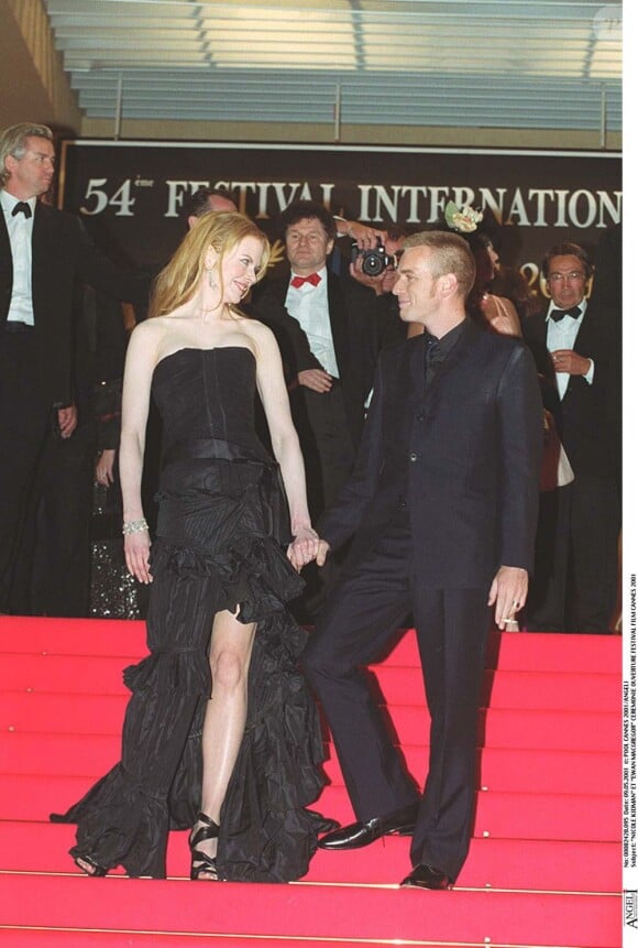 Nicole Kidman et Ewan McGregor main dans la main au Festival de Cannes 2001.