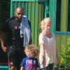 Quelques jours après son accident de voiture, Kendra Wilkinson semble être en pleine forme. La star est allée chercher son fils de 3 ans, Hank Jr., à la sortie de l'école avec son mari Hank Baskett. Ils sont ensuite allés jouer au parc à Calabasas. Le 23 avril 2013.