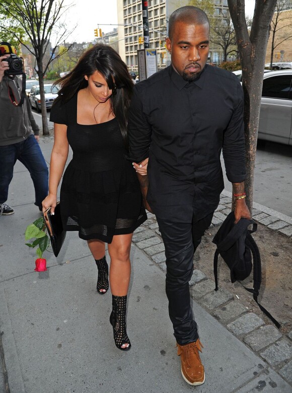 Les futurs parents Kim Kardashian et Kanye West surpris à New York, le 24 avril 2013.