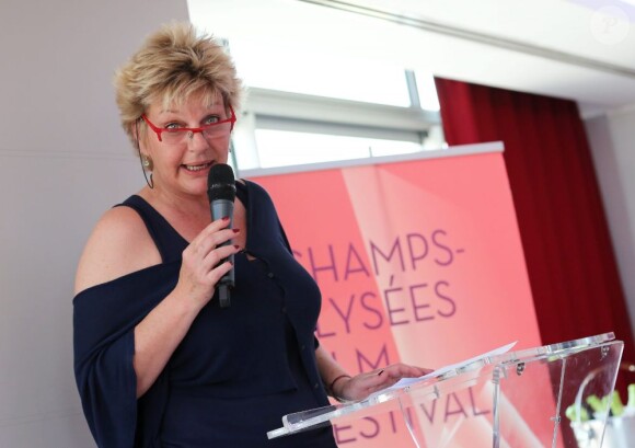 Sophie Dulac annonce la programmation de la 2nde édition du CE Film Festival pendant la conférence du presse du Champs-Elysées Film Festival, le 25 avril 2013, sur la terrasse du Publicis à Paris.