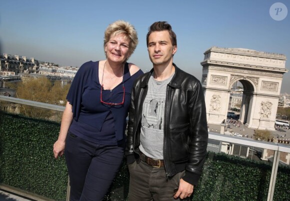 Sophie Dulac au côté d'Olivier Martinez après la conférence du presse du Champs-Elysées Film Festival, le 25 avril 2013, sur la terrasse du Publicis à Paris.